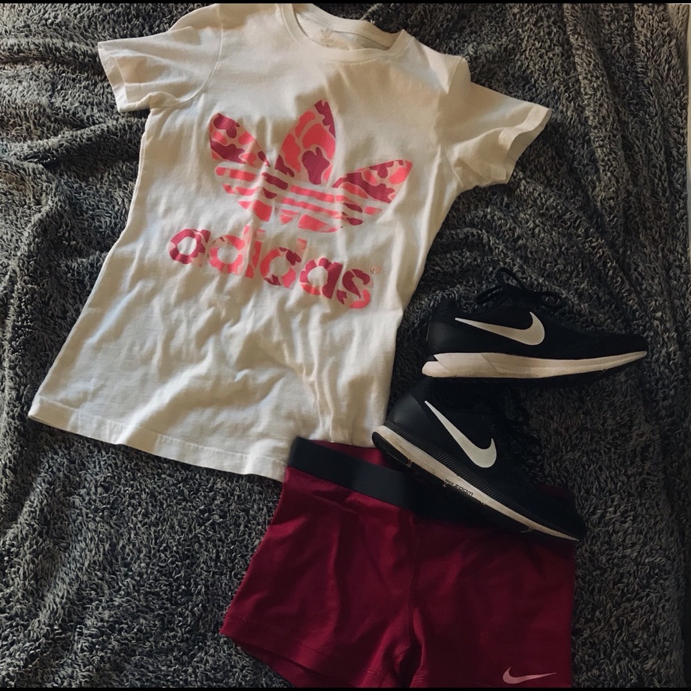 Adidas women’s pink tee shirt size M